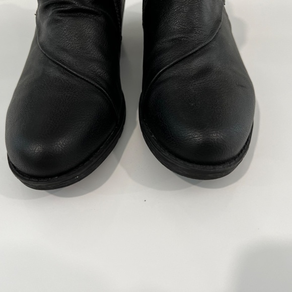 Earth Origins 8 Anika Ankle Bootie Black Comfy goth - Picture 3 of 8